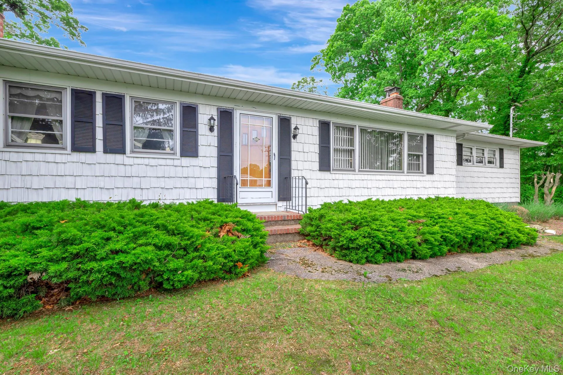 1431 Motor Parkway, Islip, NY, 3 Bedrooms Bedrooms, 9 Rooms Rooms,2 BathroomsBathrooms,Residential,For Rent,Motor,0,000184 1431 Motor Parkway, Islip, NY, 3 Bedrooms Bedrooms, 9 Rooms Rooms,2 BathroomsBathrooms,Residential,For Rent,Motor,0,000184