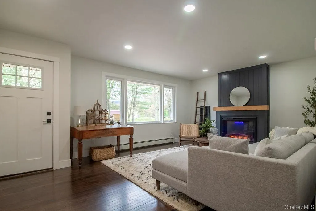 31 Marion Avenue, Wawarsing, NY, 3 Bedrooms Bedrooms, 6 Rooms Rooms,2 BathroomsBathrooms,Residential,For Rent,Marion,0,000186 31 Marion Avenue, Wawarsing, NY, 3 Bedrooms Bedrooms, 6 Rooms Rooms,2 BathroomsBathrooms,Residential,For Rent,Marion,0,000186