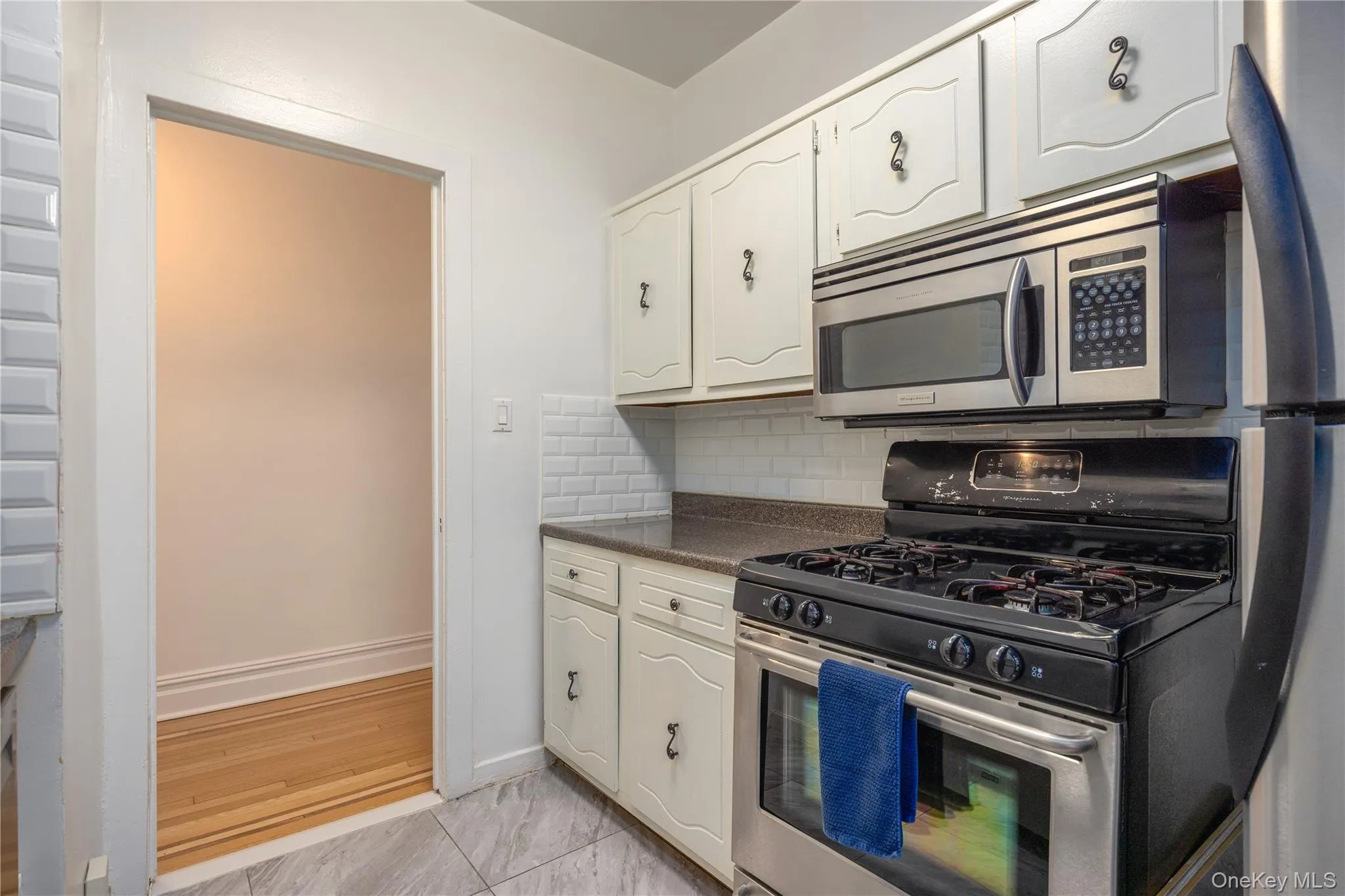 60 Broad Street, Mount Vernon, NY, 1 Bedroom Bedrooms, 3 Rooms Rooms,1 BathroomBathrooms,Residential Sale,For Rent,Broad,0,000187 60 Broad Street, Mount Vernon, NY, 1 Bedroom Bedrooms, 3 Rooms Rooms,1 BathroomBathrooms,Residential Sale,For Rent,Broad,0,000187