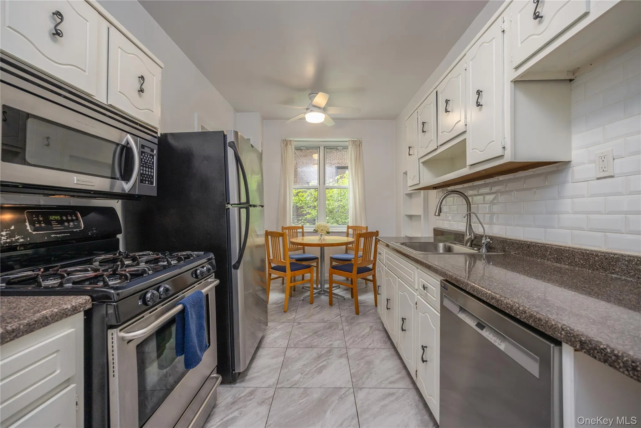 60 Broad Street, Mount Vernon, NY, 1 Bedroom Bedrooms, 3 Rooms Rooms,1 BathroomBathrooms,Residential Sale,For Rent,Broad,0,000187 60 Broad Street, Mount Vernon, NY, 1 Bedroom Bedrooms, 3 Rooms Rooms,1 BathroomBathrooms,Residential Sale,For Rent,Broad,0,000187