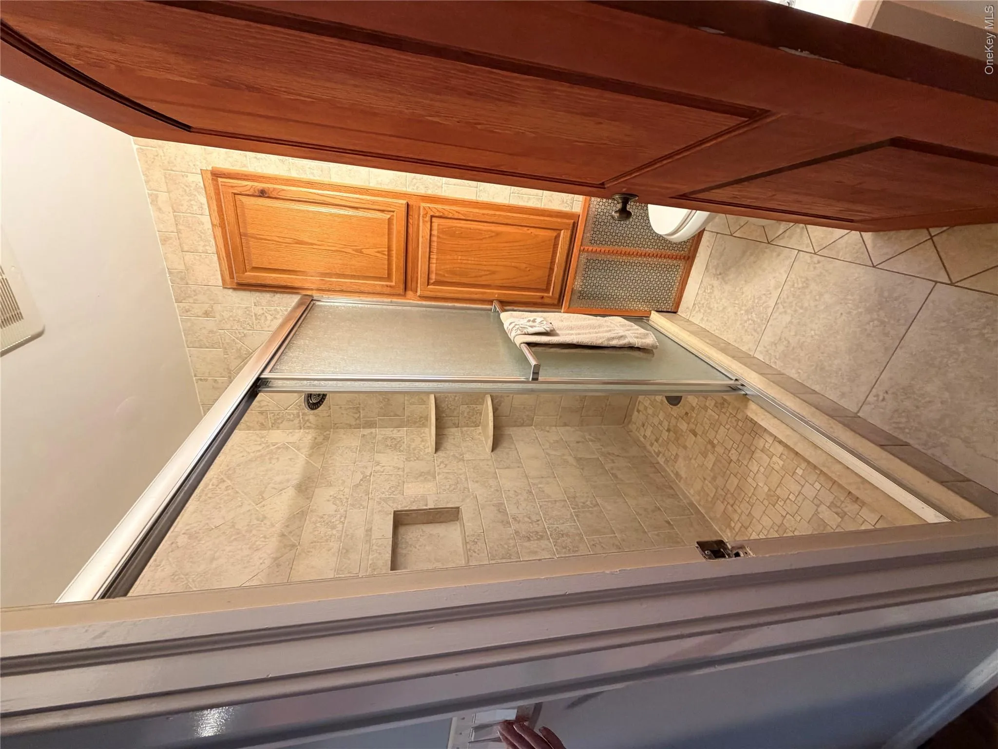 7 Foran Place, Oyster Bay, NY, 2 Bedrooms Bedrooms, 5 Rooms Rooms,1 BathroomBathrooms,Residential Lease,For Rent,Foran,0,1000191 7 Foran Place, Oyster Bay, NY, 2 Bedrooms Bedrooms, 5 Rooms Rooms,1 BathroomBathrooms,Residential Lease,For Rent,Foran,0,1000191