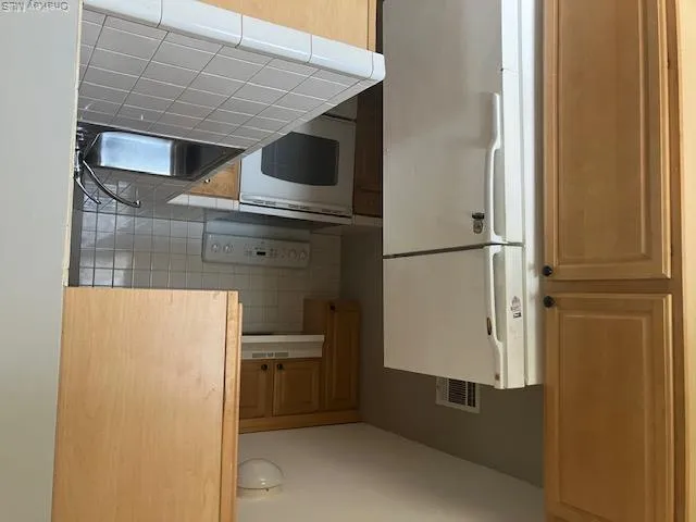 301 Sea Cliff Avenue, Oyster Bay, NY, 1 Bedroom Bedrooms, 4 Rooms Rooms,1 BathroomBathrooms,Residential Lease,For Rent,Sea Cliff,0,1000205 301 Sea Cliff Avenue, Oyster Bay, NY, 1 Bedroom Bedrooms, 4 Rooms Rooms,1 BathroomBathrooms,Residential Lease,For Rent,Sea Cliff,0,1000205