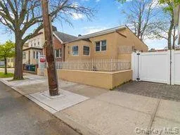 21-52 48th Street, New York, NY, 2 Bedrooms Bedrooms, 5 Rooms Rooms,1 BathroomBathrooms,Residential,For Rent,48th,0,1000215 21-52 48th Street, New York, NY, 2 Bedrooms Bedrooms, 5 Rooms Rooms,1 BathroomBathrooms,Residential,For Rent,48th,0,1000215