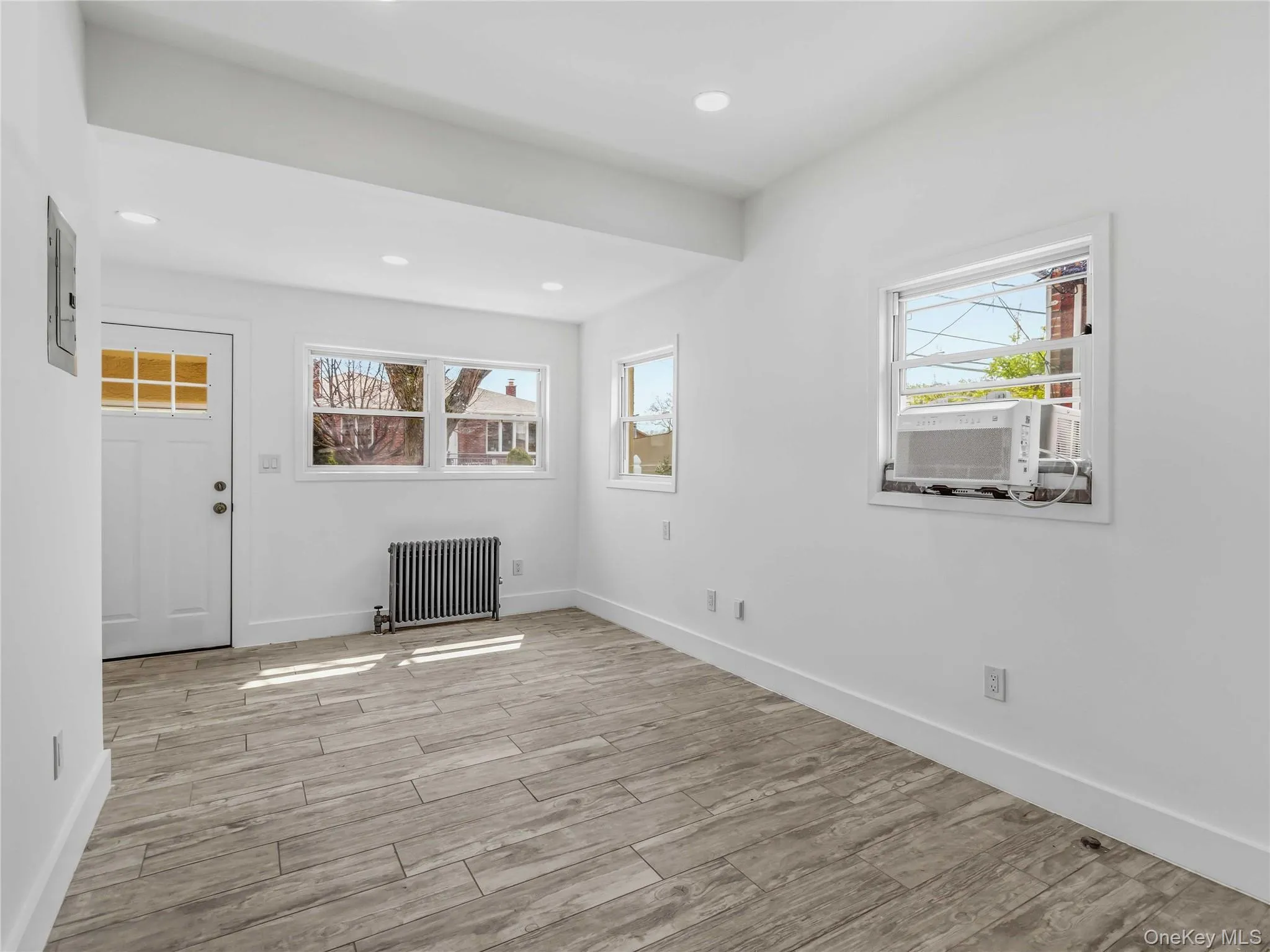 21-52 48th Street, New York, NY, 2 Bedrooms Bedrooms, 5 Rooms Rooms,1 BathroomBathrooms,Residential,For Rent,48th,0,1000215 21-52 48th Street, New York, NY, 2 Bedrooms Bedrooms, 5 Rooms Rooms,1 BathroomBathrooms,Residential,For Rent,48th,0,1000215