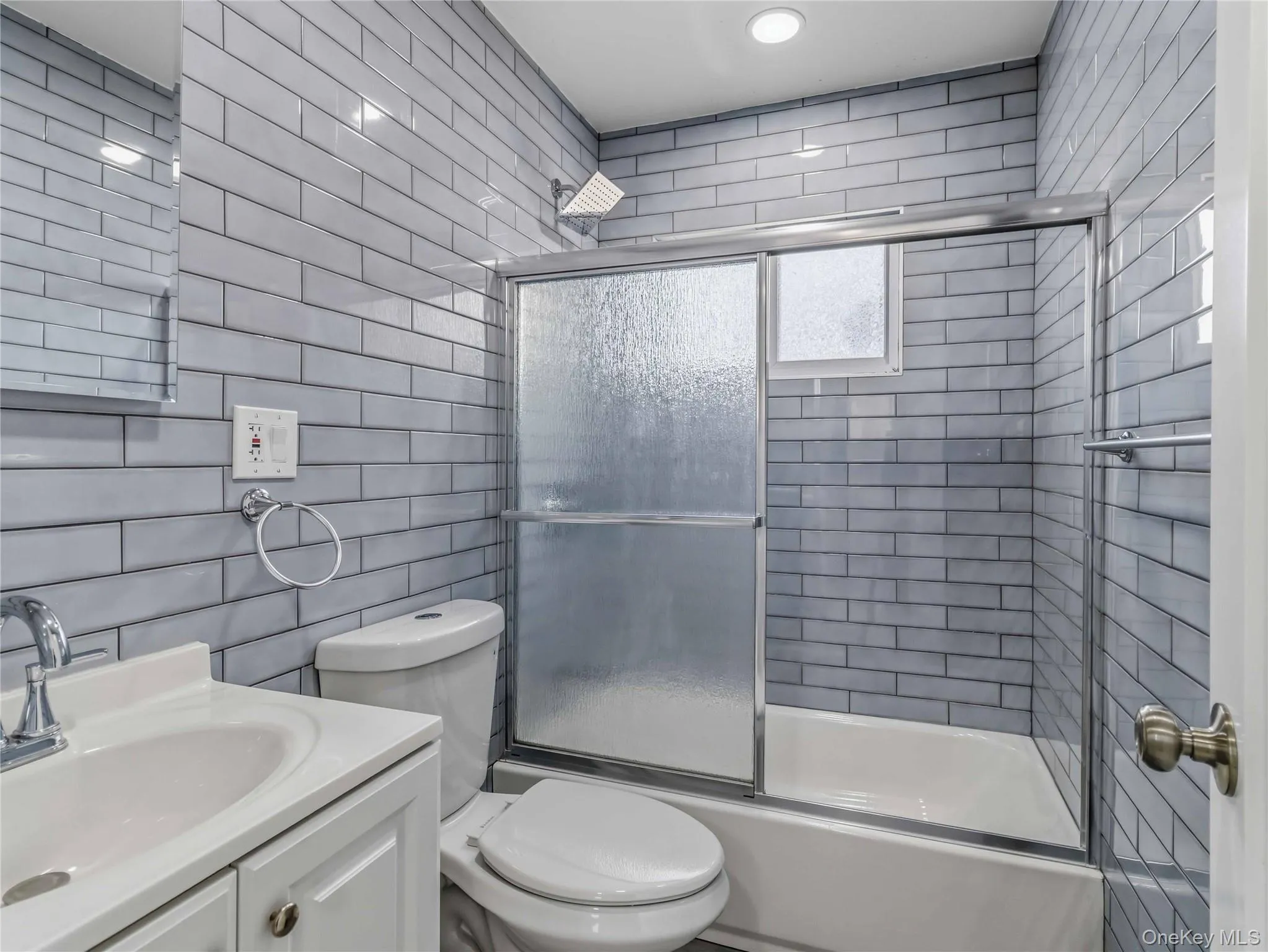 21-52 48th Street, New York, NY, 2 Bedrooms Bedrooms, 5 Rooms Rooms,1 BathroomBathrooms,Residential,For Rent,48th,0,1000215 21-52 48th Street, New York, NY, 2 Bedrooms Bedrooms, 5 Rooms Rooms,1 BathroomBathrooms,Residential,For Rent,48th,0,1000215