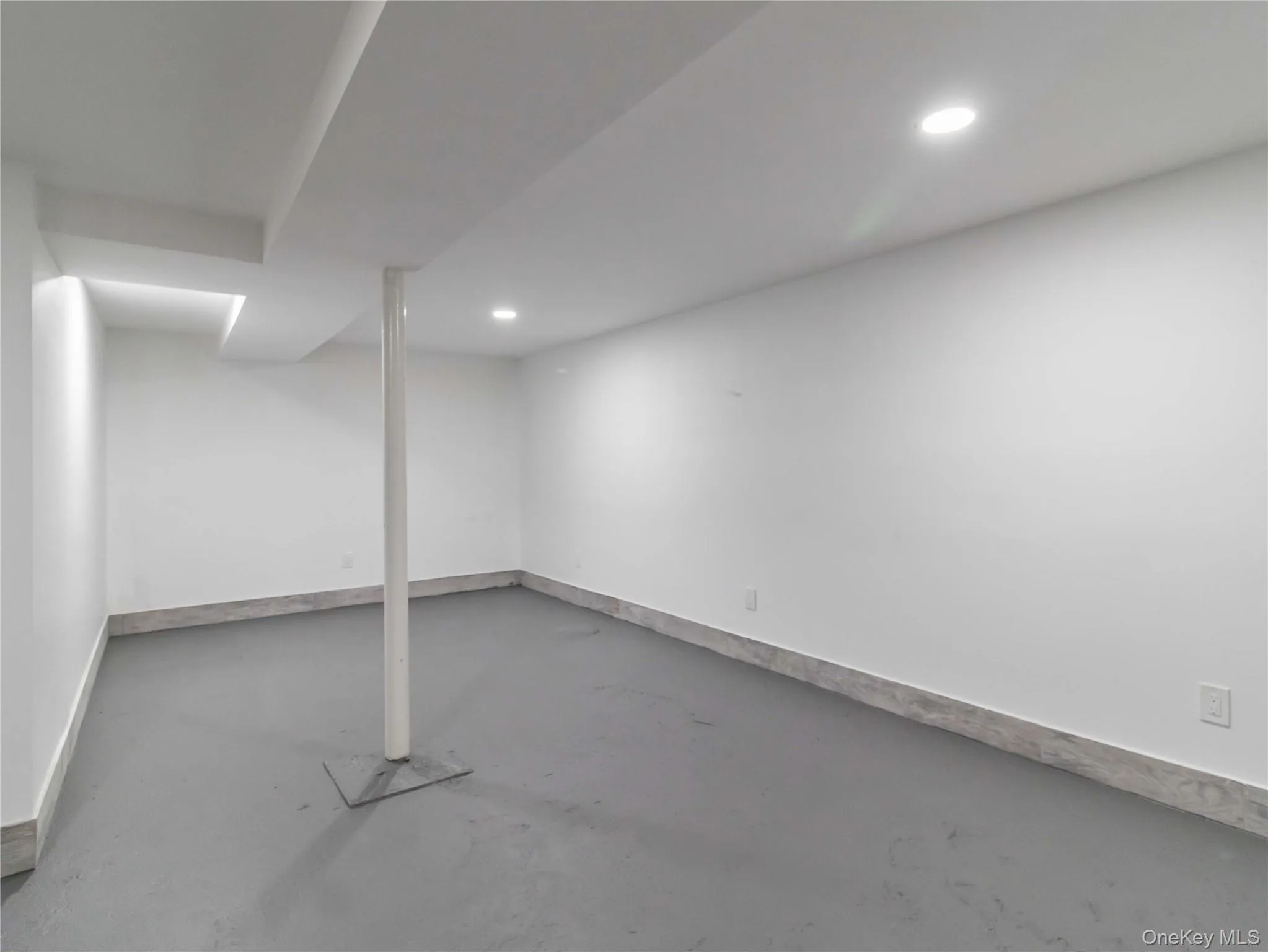 21-52 48th Street, New York, NY, 2 Bedrooms Bedrooms, 5 Rooms Rooms,1 BathroomBathrooms,Residential,For Rent,48th,0,1000215 21-52 48th Street, New York, NY, 2 Bedrooms Bedrooms, 5 Rooms Rooms,1 BathroomBathrooms,Residential,For Rent,48th,0,1000215