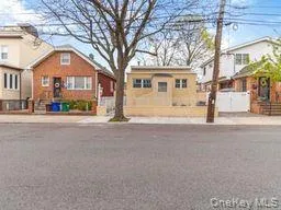 21-52 48th Street, New York, NY, 2 Bedrooms Bedrooms, 5 Rooms Rooms,1 BathroomBathrooms,Residential,For Rent,48th,0,1000215 21-52 48th Street, New York, NY, 2 Bedrooms Bedrooms, 5 Rooms Rooms,1 BathroomBathrooms,Residential,For Rent,48th,0,1000215