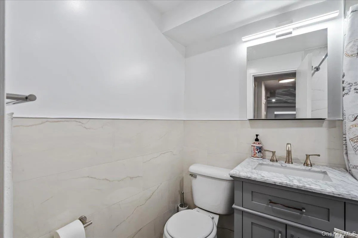139-15 83rd Avenue, New York, NY, 1 Bedroom Bedrooms, 3 Rooms Rooms,1 BathroomBathrooms,Residential,For Rent,83rd,0,1000220 139-15 83rd Avenue, New York, NY, 1 Bedroom Bedrooms, 3 Rooms Rooms,1 BathroomBathrooms,Residential,For Rent,83rd,0,1000220
