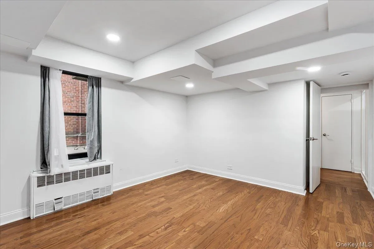 139-15 83rd Avenue, New York, NY, 1 Bedroom Bedrooms, 3 Rooms Rooms,1 BathroomBathrooms,Residential,For Rent,83rd,0,1000220 139-15 83rd Avenue, New York, NY, 1 Bedroom Bedrooms, 3 Rooms Rooms,1 BathroomBathrooms,Residential,For Rent,83rd,0,1000220