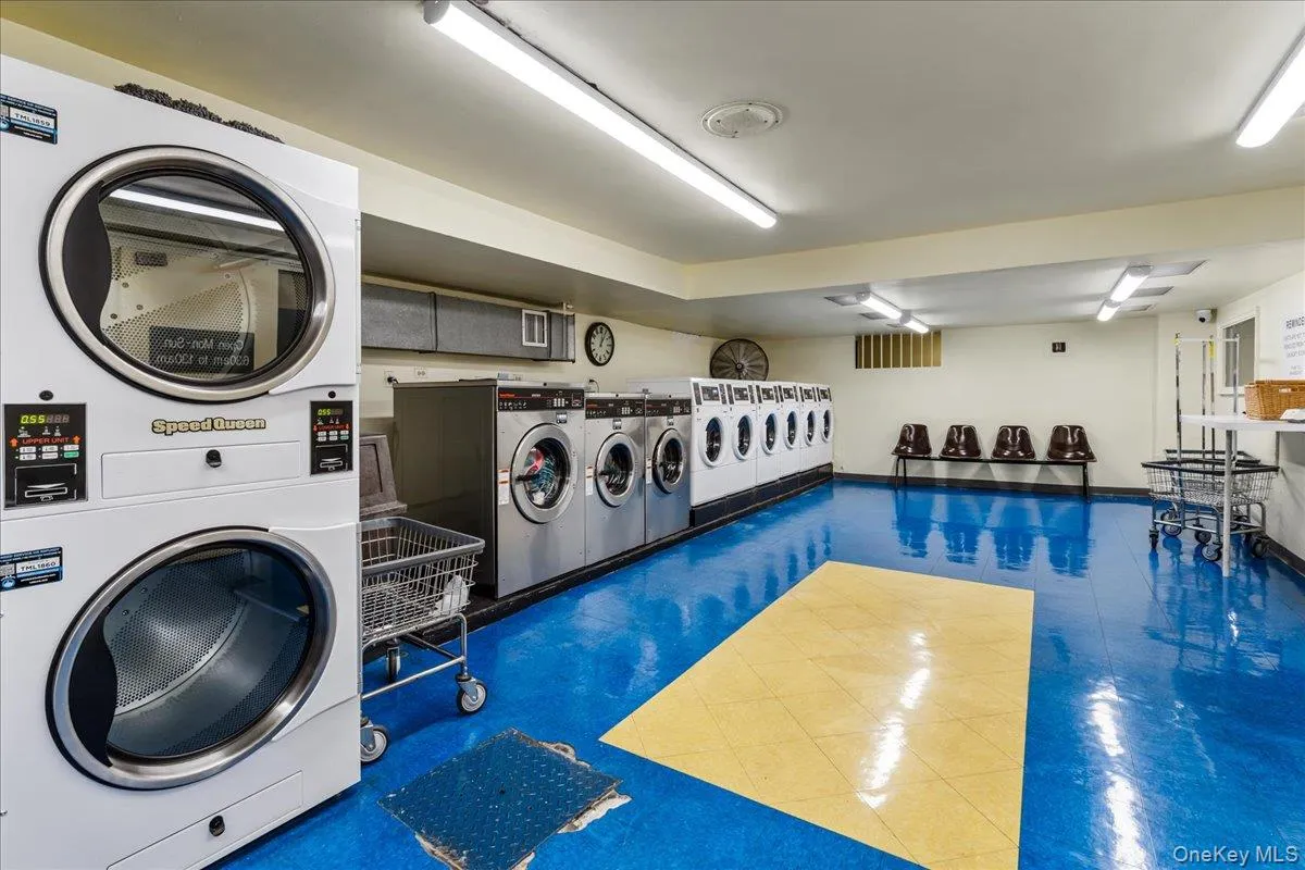 139-15 83rd Avenue, New York, NY, 1 Bedroom Bedrooms, 3 Rooms Rooms,1 BathroomBathrooms,Residential,For Rent,83rd,0,1000220 139-15 83rd Avenue, New York, NY, 1 Bedroom Bedrooms, 3 Rooms Rooms,1 BathroomBathrooms,Residential,For Rent,83rd,0,1000220