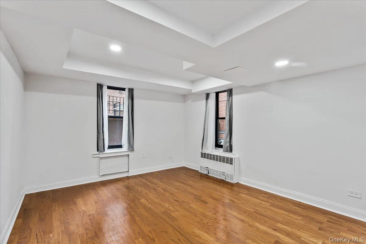 139-15 83rd Avenue, New York, NY, 1 Bedroom Bedrooms, 3 Rooms Rooms,1 BathroomBathrooms,Residential,For Rent,83rd,0,1000220 139-15 83rd Avenue, New York, NY, 1 Bedroom Bedrooms, 3 Rooms Rooms,1 BathroomBathrooms,Residential,For Rent,83rd,0,1000220