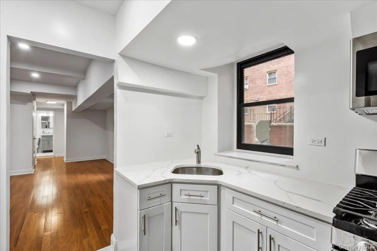 139-15 83rd Avenue, New York, NY, 1 Bedroom Bedrooms, 3 Rooms Rooms,1 BathroomBathrooms,Residential,For Rent,83rd,0,1000220 139-15 83rd Avenue, New York, NY, 1 Bedroom Bedrooms, 3 Rooms Rooms,1 BathroomBathrooms,Residential,For Rent,83rd,0,1000220