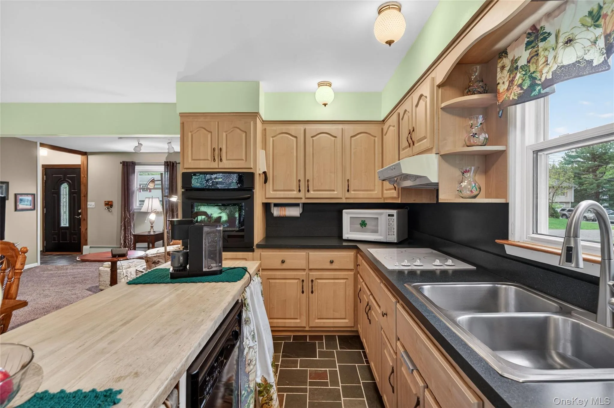 364 Lake Shore Drive, Monroe, NY, 3 Bedrooms Bedrooms, 9 Rooms Rooms,1 BathroomBathrooms,Residential,For Rent,Lake Shore,0,1000224 364 Lake Shore Drive, Monroe, NY, 3 Bedrooms Bedrooms, 9 Rooms Rooms,1 BathroomBathrooms,Residential,For Rent,Lake Shore,0,1000224