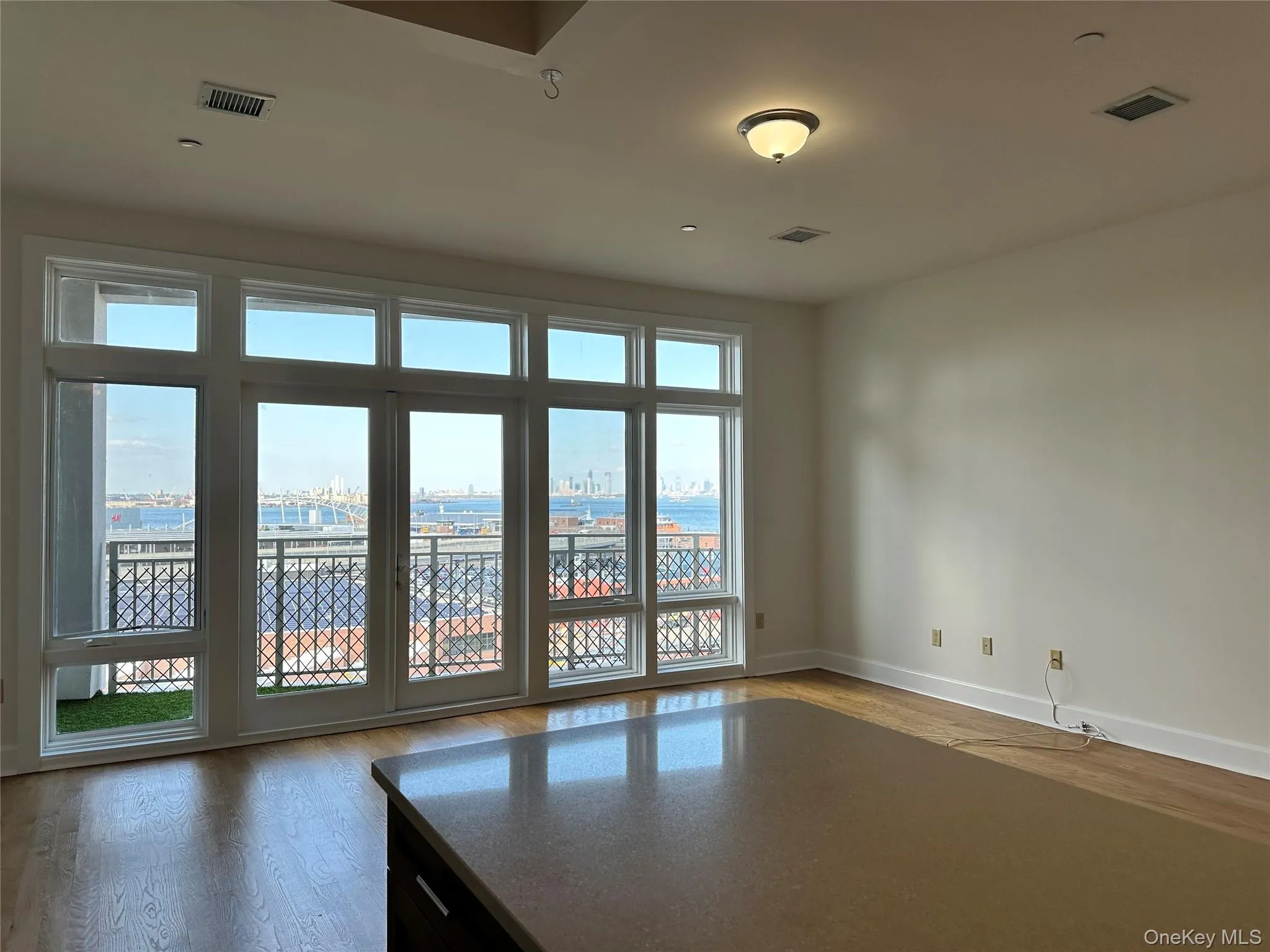90 Bay Street Landing, New York, NY, 3 Rooms Rooms,1 BathroomBathrooms,Residential Lease,For Rent,Bay Street Landing,0,1000236 90 Bay Street Landing, New York, NY, 3 Rooms Rooms,1 BathroomBathrooms,Residential Lease,For Rent,Bay Street Landing,0,1000236