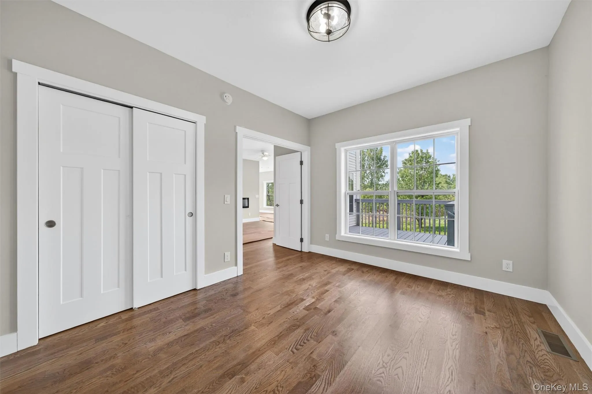 Bedroom on 1st floor. Sunny spacious with 9' high ceilings and hardwood flooring. Bedroom on 1st floor. Sunny spacious with 9' high ceilings and hardwood flooring.