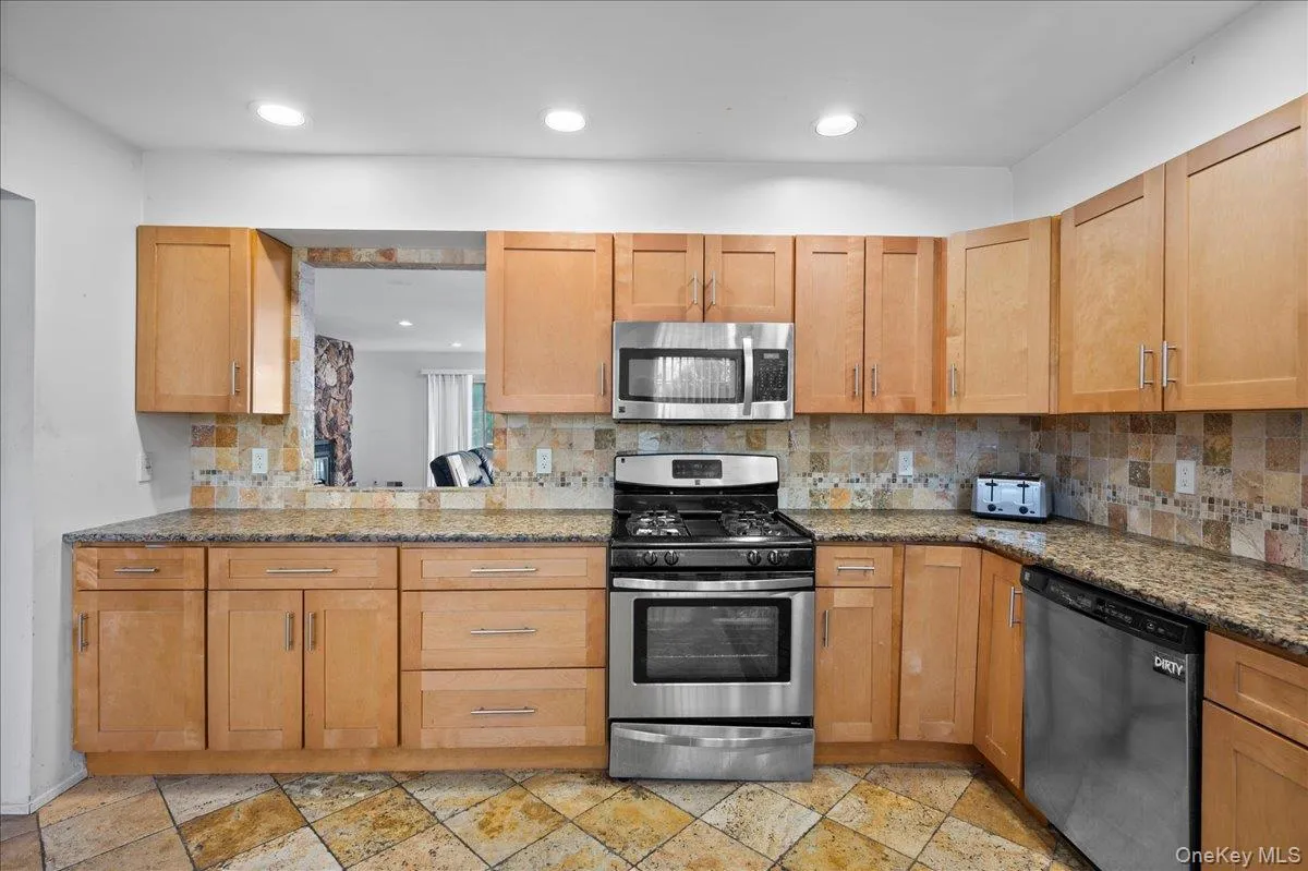 459 Hopi Court, Ramapo, NY, 3 Bedrooms Bedrooms, 8 Rooms Rooms,2 BathroomsBathrooms,Residential,For Rent,Hopi,0,1000267 459 Hopi Court, Ramapo, NY, 3 Bedrooms Bedrooms, 8 Rooms Rooms,2 BathroomsBathrooms,Residential,For Rent,Hopi,0,1000267