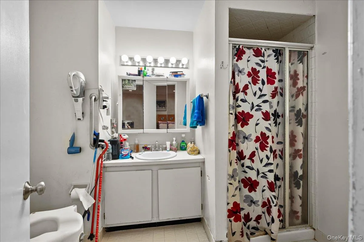 459 Hopi Court, Ramapo, NY, 3 Bedrooms Bedrooms, 8 Rooms Rooms,2 BathroomsBathrooms,Residential,For Rent,Hopi,0,1000267 459 Hopi Court, Ramapo, NY, 3 Bedrooms Bedrooms, 8 Rooms Rooms,2 BathroomsBathrooms,Residential,For Rent,Hopi,0,1000267