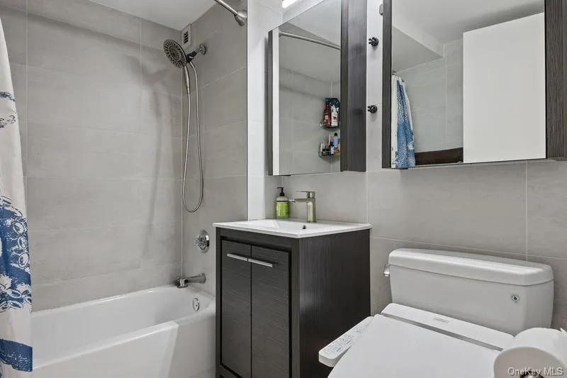 4-74 48th Avenue, New York, NY, 1 Bedroom Bedrooms, 3 Rooms Rooms,1 BathroomBathrooms,Residential,For Rent,48th,0,1000269 4-74 48th Avenue, New York, NY, 1 Bedroom Bedrooms, 3 Rooms Rooms,1 BathroomBathrooms,Residential,For Rent,48th,0,1000269