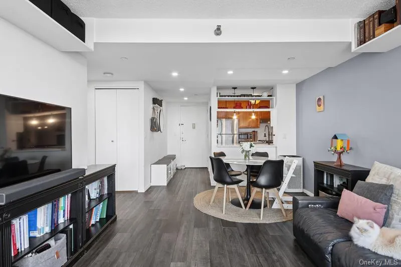 4-74 48th Avenue, New York, NY, 1 Bedroom Bedrooms, 3 Rooms Rooms,1 BathroomBathrooms,Residential,For Rent,48th,0,1000269 4-74 48th Avenue, New York, NY, 1 Bedroom Bedrooms, 3 Rooms Rooms,1 BathroomBathrooms,Residential,For Rent,48th,0,1000269