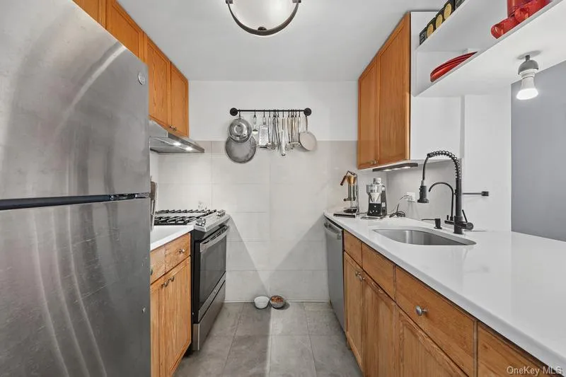 4-74 48th Avenue, New York, NY, 1 Bedroom Bedrooms, 3 Rooms Rooms,1 BathroomBathrooms,Residential,For Rent,48th,0,1000269 4-74 48th Avenue, New York, NY, 1 Bedroom Bedrooms, 3 Rooms Rooms,1 BathroomBathrooms,Residential,For Rent,48th,0,1000269
