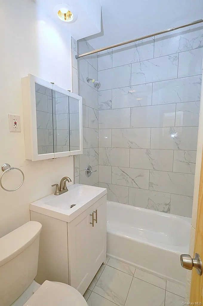 120 Stonelea Place, New Rochelle, NY, 1 Bedroom Bedrooms, 3 Rooms Rooms,1 BathroomBathrooms,Residential Lease,For Rent,Stonelea,0,1000272 120 Stonelea Place, New Rochelle, NY, 1 Bedroom Bedrooms, 3 Rooms Rooms,1 BathroomBathrooms,Residential Lease,For Rent,Stonelea,0,1000272