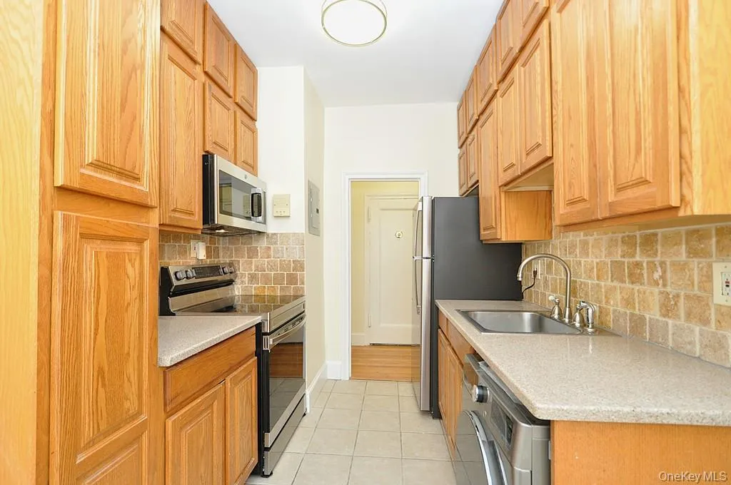 120 Stonelea Place, New Rochelle, NY, 1 Bedroom Bedrooms, 3 Rooms Rooms,1 BathroomBathrooms,Residential Lease,For Rent,Stonelea,0,1000272 120 Stonelea Place, New Rochelle, NY, 1 Bedroom Bedrooms, 3 Rooms Rooms,1 BathroomBathrooms,Residential Lease,For Rent,Stonelea,0,1000272
