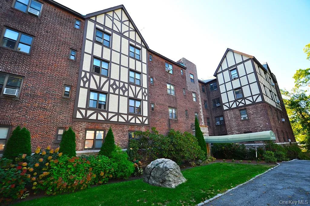 120 Stonelea Place, New Rochelle, NY, 1 Bedroom Bedrooms, 3 Rooms Rooms,1 BathroomBathrooms,Residential Lease,For Rent,Stonelea,0,1000272 120 Stonelea Place, New Rochelle, NY, 1 Bedroom Bedrooms, 3 Rooms Rooms,1 BathroomBathrooms,Residential Lease,For Rent,Stonelea,0,1000272