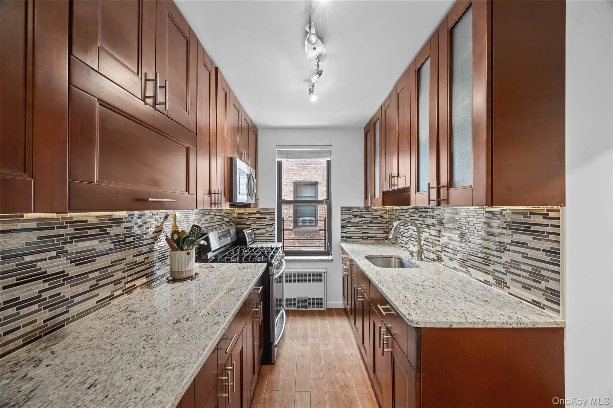 83-20 98 Street, New York, NY, 2 Bedrooms Bedrooms, 4 Rooms Rooms,1 BathroomBathrooms,Residential,For Rent,98,0,1000273 83-20 98 Street, New York, NY, 2 Bedrooms Bedrooms, 4 Rooms Rooms,1 BathroomBathrooms,Residential,For Rent,98,0,1000273