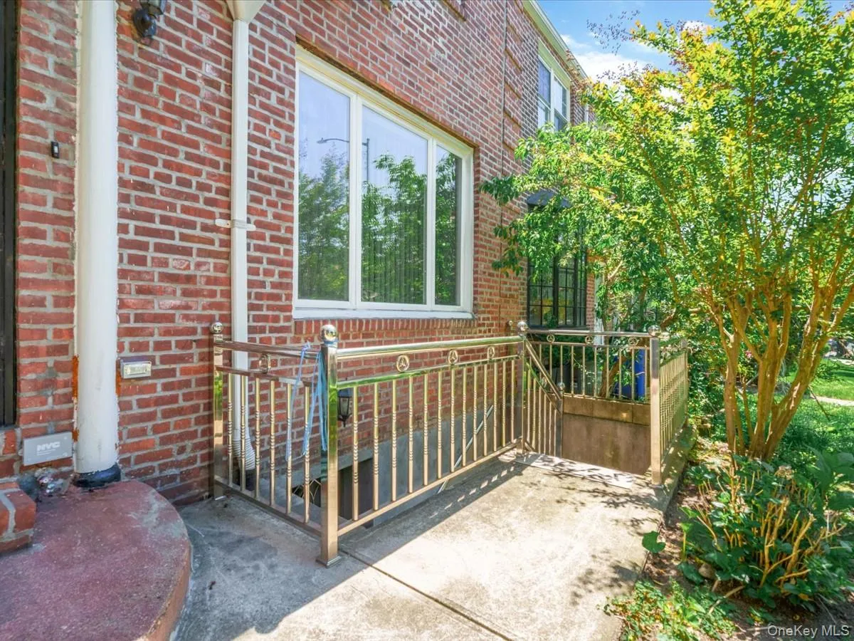 10018 67th Drive, New York, NY, 3 Bedrooms Bedrooms, 10 Rooms Rooms,3 BathroomsBathrooms,Residential,For Rent,67th,0,1000275 10018 67th Drive, New York, NY, 3 Bedrooms Bedrooms, 10 Rooms Rooms,3 BathroomsBathrooms,Residential,For Rent,67th,0,1000275