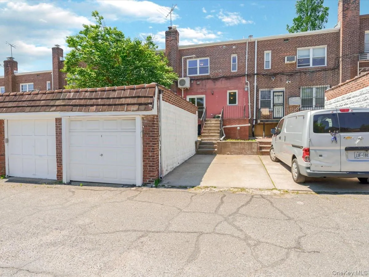 10018 67th Drive, New York, NY, 3 Bedrooms Bedrooms, 10 Rooms Rooms,3 BathroomsBathrooms,Residential,For Rent,67th,0,1000275 10018 67th Drive, New York, NY, 3 Bedrooms Bedrooms, 10 Rooms Rooms,3 BathroomsBathrooms,Residential,For Rent,67th,0,1000275
