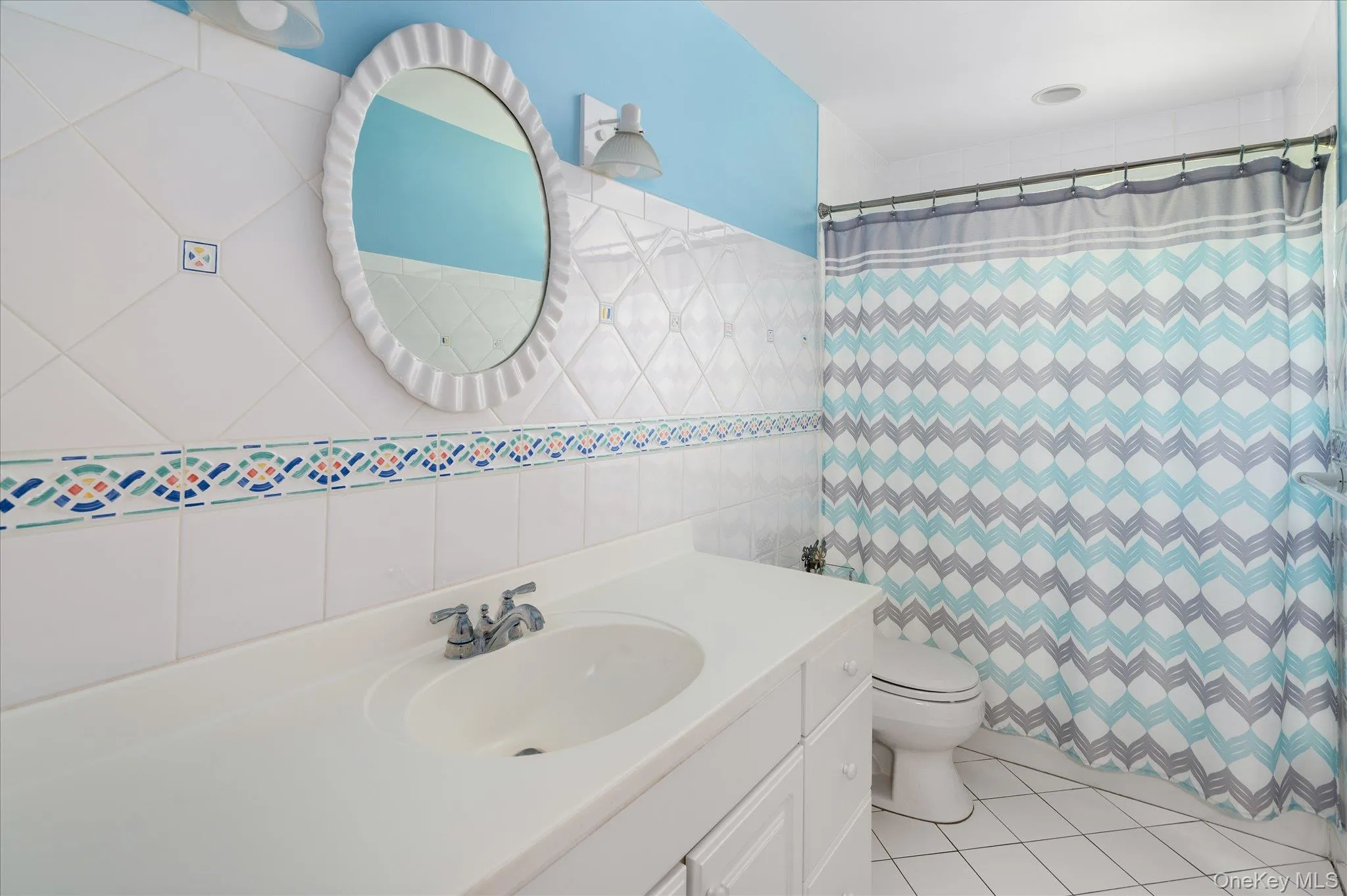 Full Hall Bath Full Hall Bath