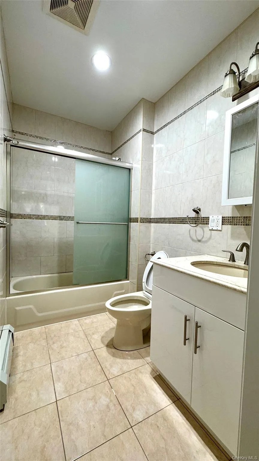 5839 196th Place, New York, NY, 2 Bedrooms Bedrooms, 3 Rooms Rooms,1 BathroomBathrooms,Residential Lease,For Rent,196th,0,1000284 5839 196th Place, New York, NY, 2 Bedrooms Bedrooms, 3 Rooms Rooms,1 BathroomBathrooms,Residential Lease,For Rent,196th,0,1000284