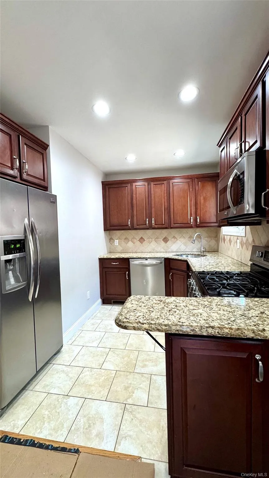5839 196th Place, New York, NY, 2 Bedrooms Bedrooms, 3 Rooms Rooms,1 BathroomBathrooms,Residential Lease,For Rent,196th,0,1000284 5839 196th Place, New York, NY, 2 Bedrooms Bedrooms, 3 Rooms Rooms,1 BathroomBathrooms,Residential Lease,For Rent,196th,0,1000284