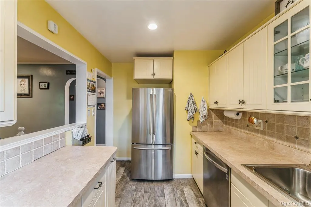 217-22A 73rd Avenue, New York, NY, 2 Bedrooms Bedrooms, 4 Rooms Rooms,1 BathroomBathrooms,Residential,For Rent,73rd Avenue,0,1000289 217-22A 73rd Avenue, New York, NY, 2 Bedrooms Bedrooms, 4 Rooms Rooms,1 BathroomBathrooms,Residential,For Rent,73rd Avenue,0,1000289