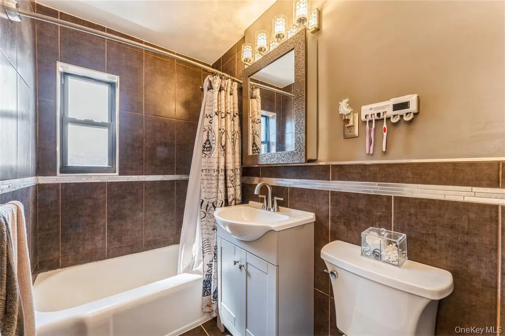 217-22A 73rd Avenue, New York, NY, 2 Bedrooms Bedrooms, 4 Rooms Rooms,1 BathroomBathrooms,Residential,For Rent,73rd Avenue,0,1000289 217-22A 73rd Avenue, New York, NY, 2 Bedrooms Bedrooms, 4 Rooms Rooms,1 BathroomBathrooms,Residential,For Rent,73rd Avenue,0,1000289
