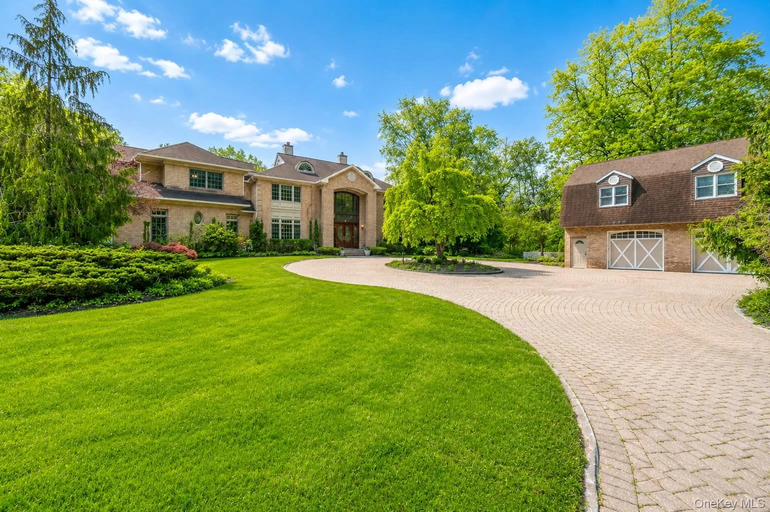 1 Springwood Path, Oyster Bay, NY, 6 Bedrooms Bedrooms, 18 Rooms Rooms,5 BathroomsBathrooms,Residential,For Rent,Springwood,0,1000303 1 Springwood Path, Oyster Bay, NY, 6 Bedrooms Bedrooms, 18 Rooms Rooms,5 BathroomsBathrooms,Residential,For Rent,Springwood,0,1000303