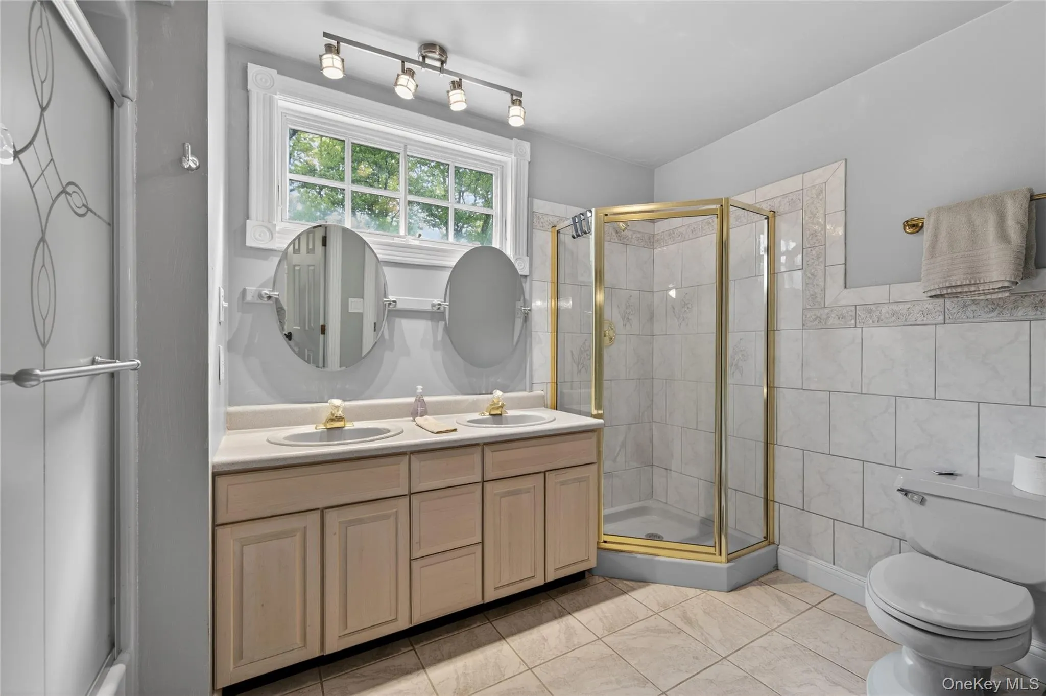 1 Springwood Path, Oyster Bay, NY, 6 Bedrooms Bedrooms, 18 Rooms Rooms,5 BathroomsBathrooms,Residential,For Rent,Springwood,0,1000303 1 Springwood Path, Oyster Bay, NY, 6 Bedrooms Bedrooms, 18 Rooms Rooms,5 BathroomsBathrooms,Residential,For Rent,Springwood,0,1000303