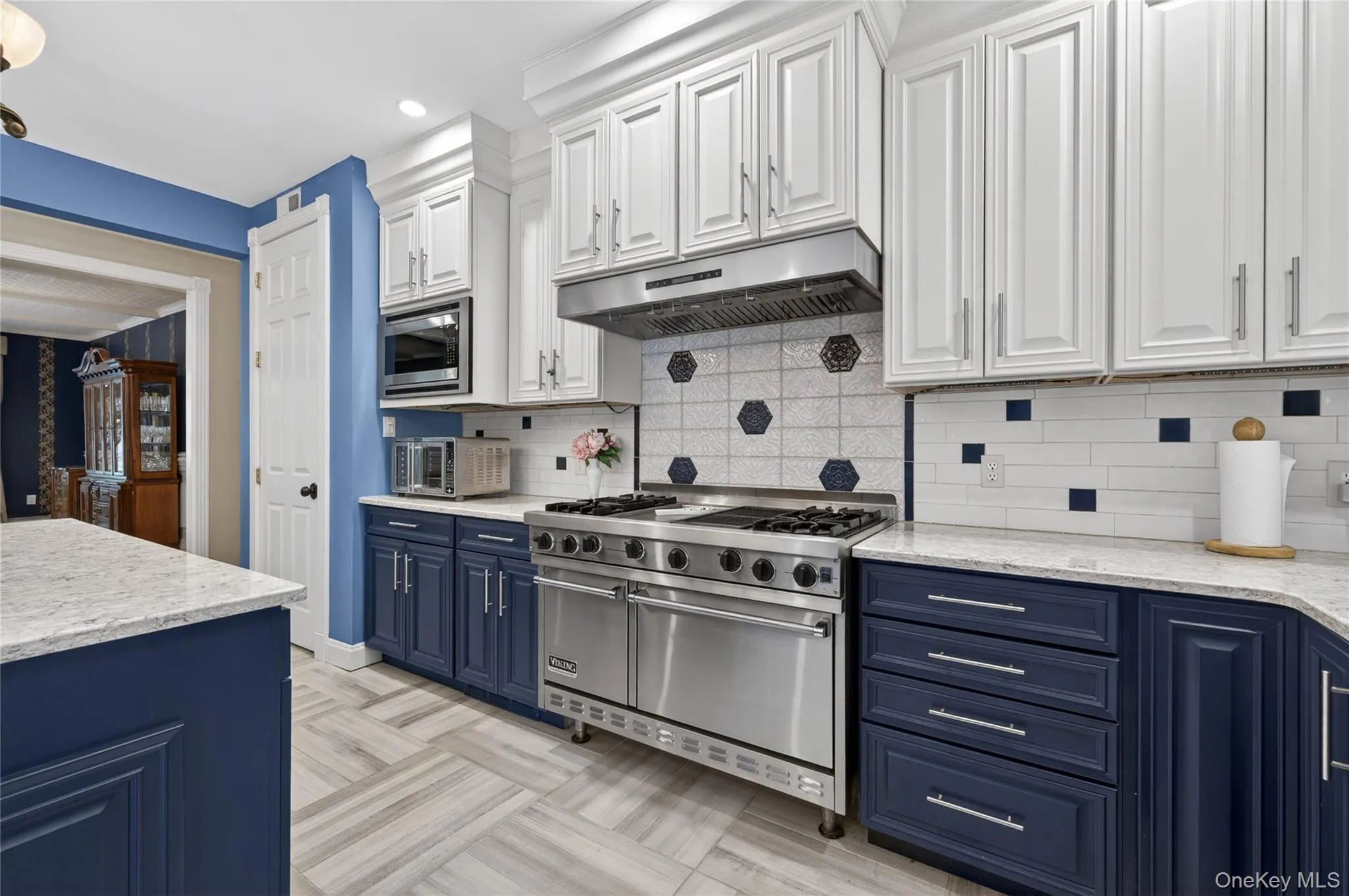 1 Springwood Path, Oyster Bay, NY, 6 Bedrooms Bedrooms, 18 Rooms Rooms,5 BathroomsBathrooms,Residential,For Rent,Springwood,0,1000303 1 Springwood Path, Oyster Bay, NY, 6 Bedrooms Bedrooms, 18 Rooms Rooms,5 BathroomsBathrooms,Residential,For Rent,Springwood,0,1000303