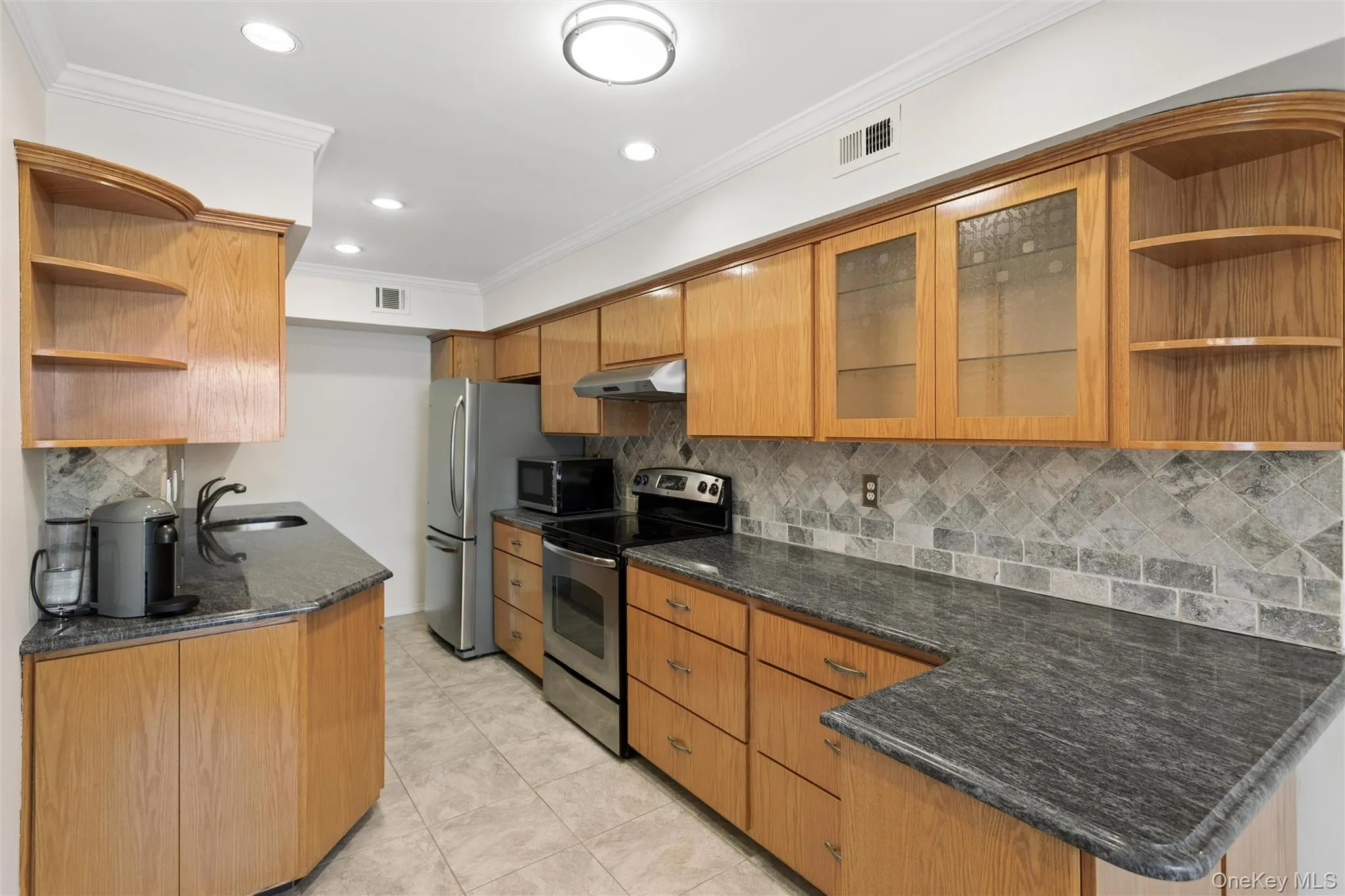 17 Alhambra Drive, Hempstead, NY, 2 Bedrooms Bedrooms, 5 Rooms Rooms,1 BathroomBathrooms,Residential,For Rent,Alhambra,0,1000311 17 Alhambra Drive, Hempstead, NY, 2 Bedrooms Bedrooms, 5 Rooms Rooms,1 BathroomBathrooms,Residential,For Rent,Alhambra,0,1000311