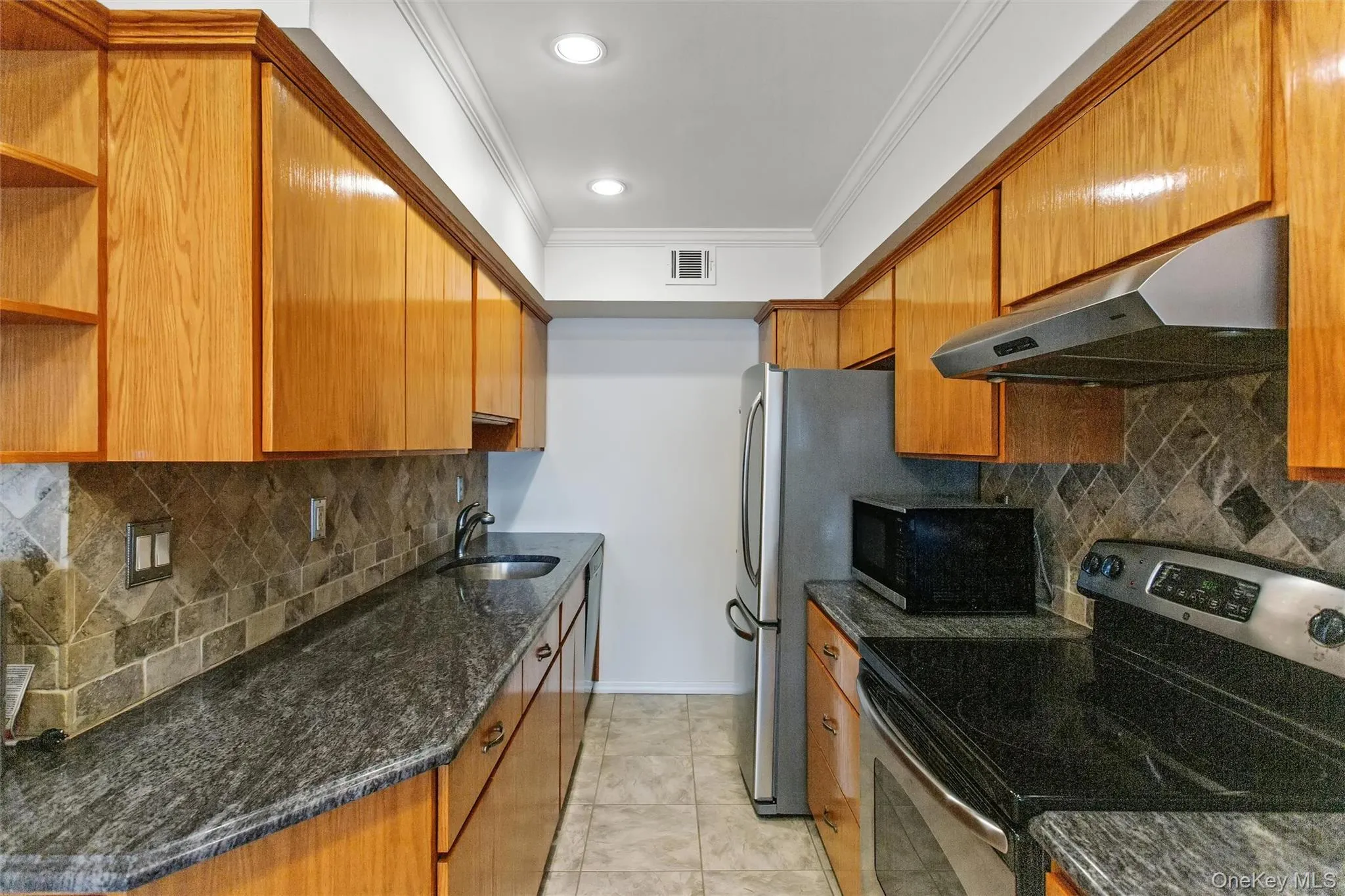 17 Alhambra Drive, Hempstead, NY, 2 Bedrooms Bedrooms, 5 Rooms Rooms,1 BathroomBathrooms,Residential,For Rent,Alhambra,0,1000311 17 Alhambra Drive, Hempstead, NY, 2 Bedrooms Bedrooms, 5 Rooms Rooms,1 BathroomBathrooms,Residential,For Rent,Alhambra,0,1000311