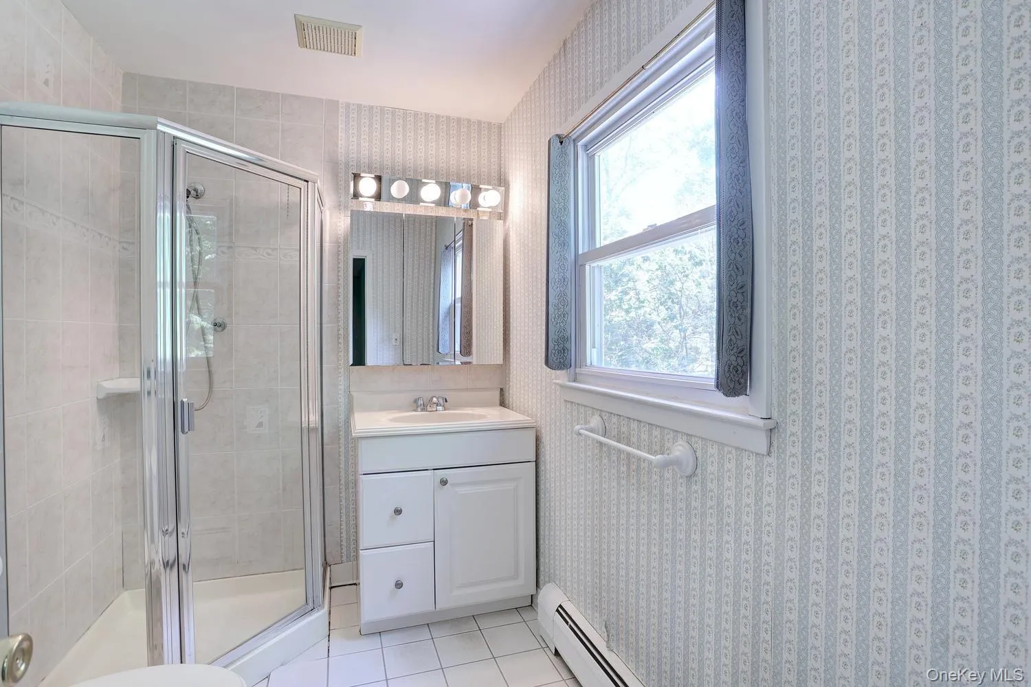 17 Twin Lakes Drive, Ramapo, NY, 4 Bedrooms Bedrooms, 8 Rooms Rooms,2 BathroomsBathrooms,Residential,For Rent,Twin Lakes,0,1000314 17 Twin Lakes Drive, Ramapo, NY, 4 Bedrooms Bedrooms, 8 Rooms Rooms,2 BathroomsBathrooms,Residential,For Rent,Twin Lakes,0,1000314