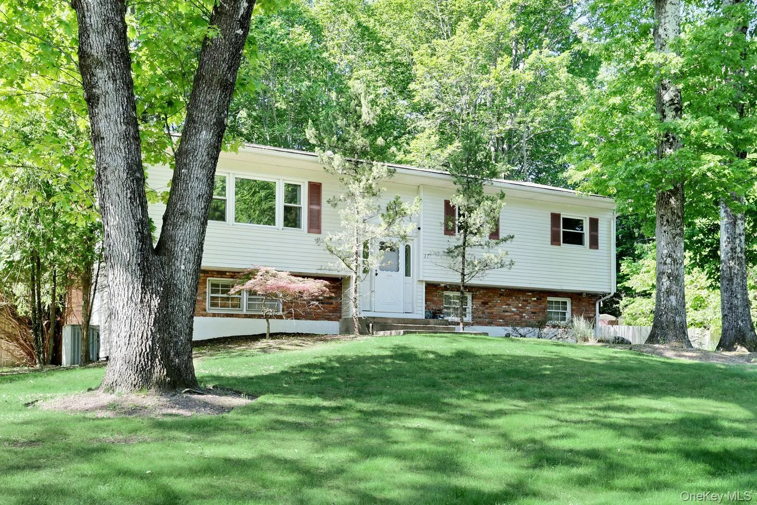 17 Twin Lakes Drive, Ramapo, NY, 4 Bedrooms Bedrooms, 8 Rooms Rooms,2 BathroomsBathrooms,Residential,For Rent,Twin Lakes,0,1000314 17 Twin Lakes Drive, Ramapo, NY, 4 Bedrooms Bedrooms, 8 Rooms Rooms,2 BathroomsBathrooms,Residential,For Rent,Twin Lakes,0,1000314