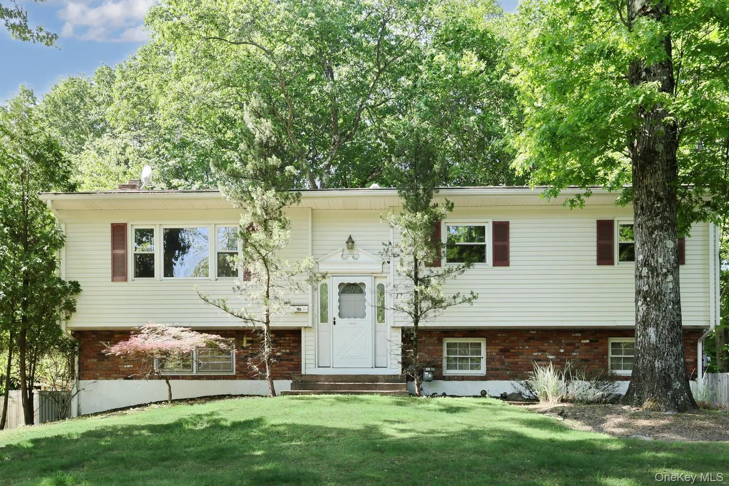 17 Twin Lakes Drive, Ramapo, NY, 4 Bedrooms Bedrooms, 8 Rooms Rooms,2 BathroomsBathrooms,Residential,For Rent,Twin Lakes,0,1000314 17 Twin Lakes Drive, Ramapo, NY, 4 Bedrooms Bedrooms, 8 Rooms Rooms,2 BathroomsBathrooms,Residential,For Rent,Twin Lakes,0,1000314