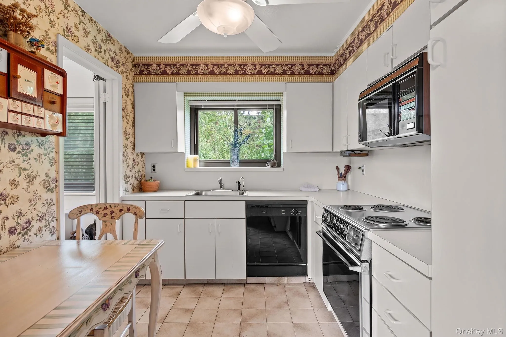 21 Canterbury Road, North Hempstead, NY, 2 Bedrooms Bedrooms, 5 Rooms Rooms,2 BathroomsBathrooms,Residential,For Rent,Canterbury,0,1000316 21 Canterbury Road, North Hempstead, NY, 2 Bedrooms Bedrooms, 5 Rooms Rooms,2 BathroomsBathrooms,Residential,For Rent,Canterbury,0,1000316