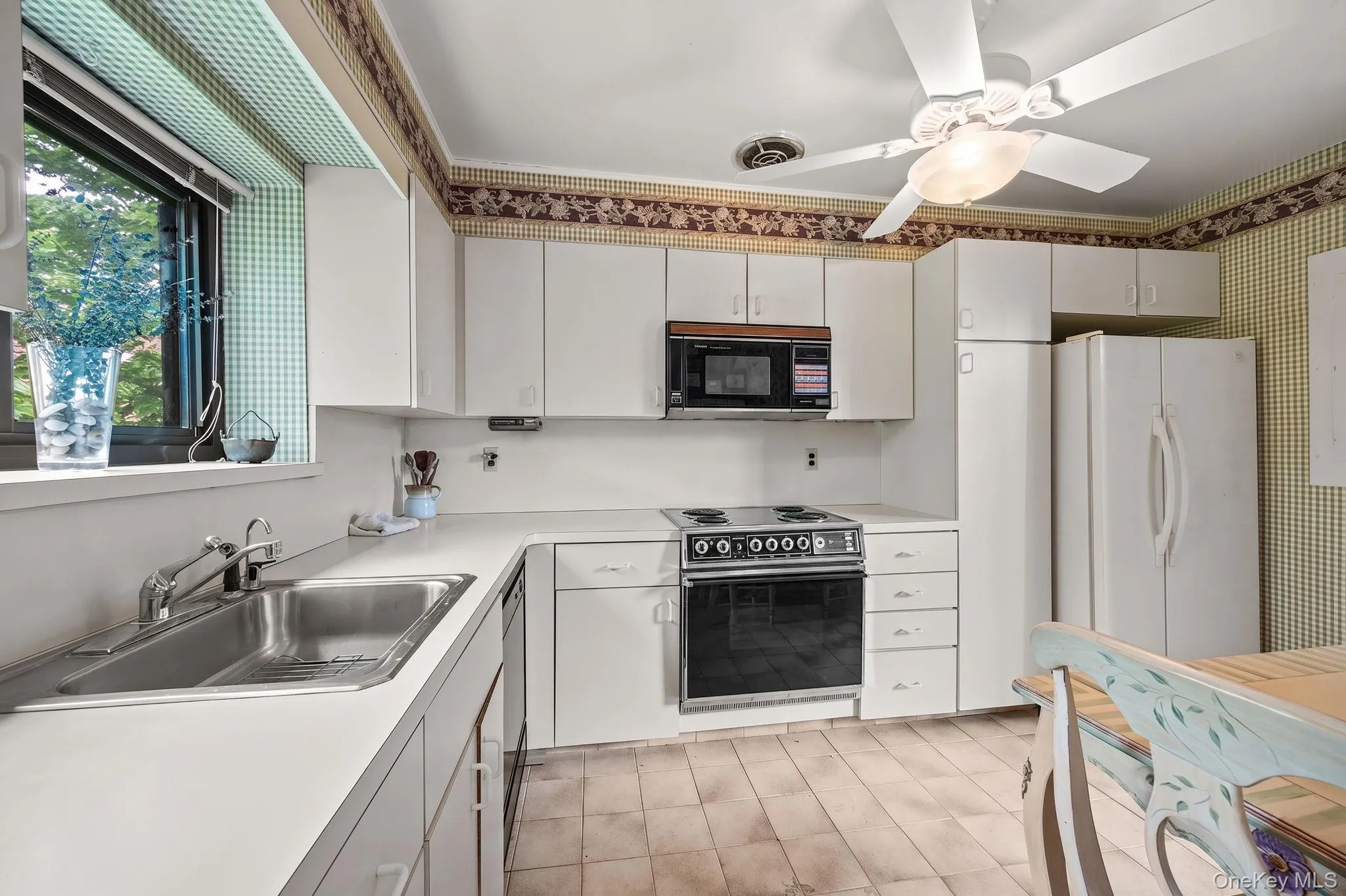 21 Canterbury Road, North Hempstead, NY, 2 Bedrooms Bedrooms, 5 Rooms Rooms,2 BathroomsBathrooms,Residential,For Rent,Canterbury,0,1000316 21 Canterbury Road, North Hempstead, NY, 2 Bedrooms Bedrooms, 5 Rooms Rooms,2 BathroomsBathrooms,Residential,For Rent,Canterbury,0,1000316