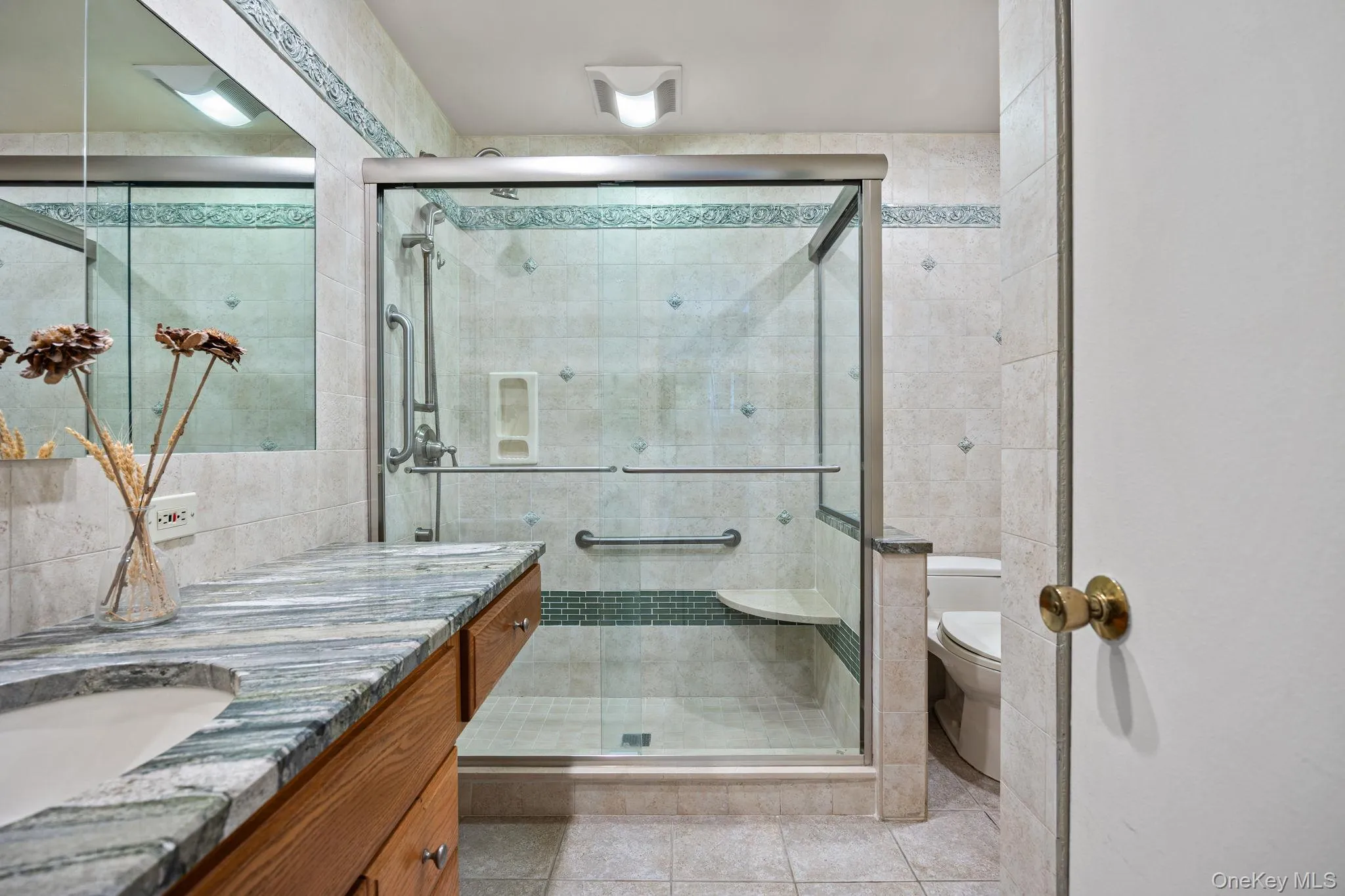 21 Canterbury Road, North Hempstead, NY, 2 Bedrooms Bedrooms, 5 Rooms Rooms,2 BathroomsBathrooms,Residential,For Rent,Canterbury,0,1000316 21 Canterbury Road, North Hempstead, NY, 2 Bedrooms Bedrooms, 5 Rooms Rooms,2 BathroomsBathrooms,Residential,For Rent,Canterbury,0,1000316