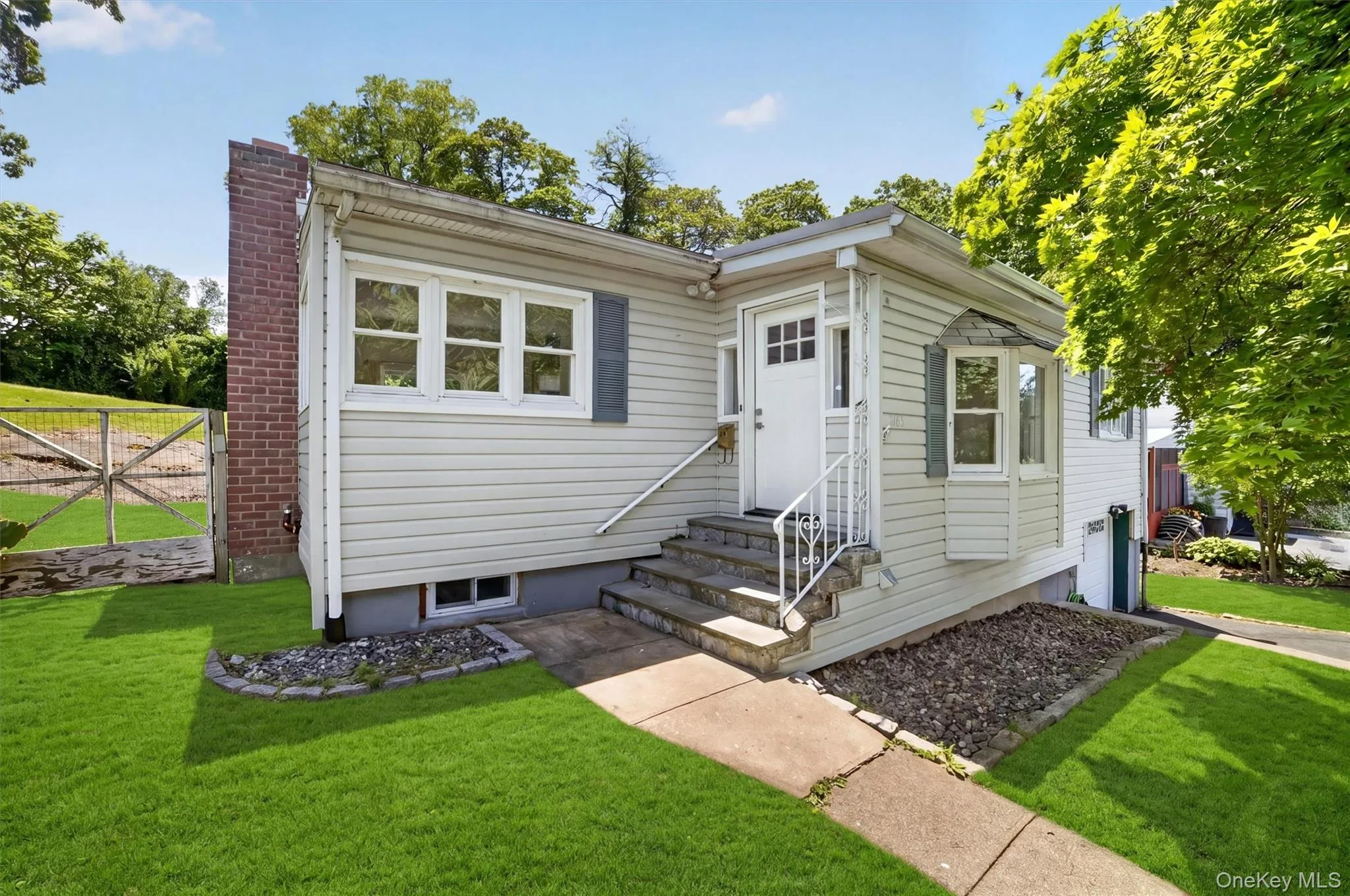 197 Seward Street, Cortlandt, NY, 2 Bedrooms Bedrooms, 6 Rooms Rooms,1 BathroomBathrooms,Residential,For Rent,Seward,0,1000327 197 Seward Street, Cortlandt, NY, 2 Bedrooms Bedrooms, 6 Rooms Rooms,1 BathroomBathrooms,Residential,For Rent,Seward,0,1000327