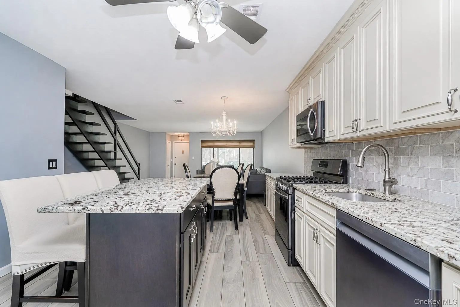 76 Belmar Drive, New York, NY, 3 Bedrooms Bedrooms, 6 Rooms Rooms,1 BathroomBathrooms,Residential Sale,For Rent,Belmar,0,1000331 76 Belmar Drive, New York, NY, 3 Bedrooms Bedrooms, 6 Rooms Rooms,1 BathroomBathrooms,Residential Sale,For Rent,Belmar,0,1000331