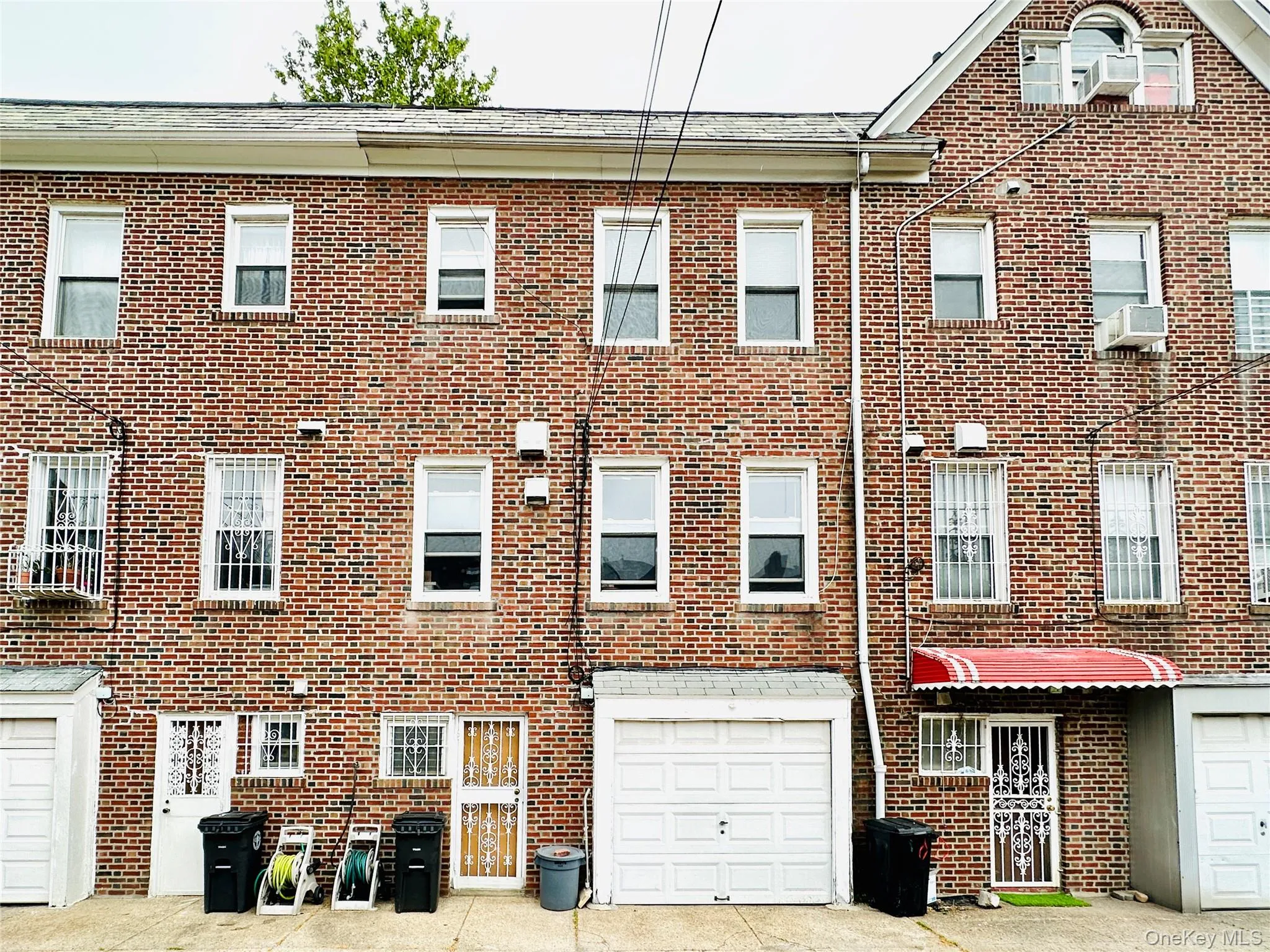 33-33 72nd Street, New York, NY, 3 Bedrooms Bedrooms, 6 Rooms Rooms,1 BathroomBathrooms,Residential Sale,For Rent,72nd,0,1000335 33-33 72nd Street, New York, NY, 3 Bedrooms Bedrooms, 6 Rooms Rooms,1 BathroomBathrooms,Residential Sale,For Rent,72nd,0,1000335