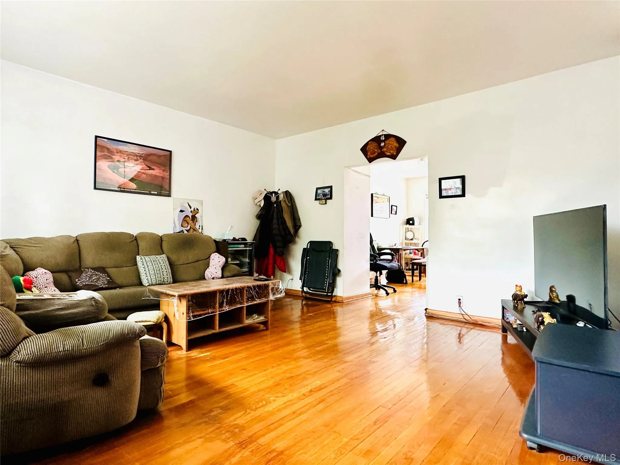 33-33 72nd Street, New York, NY, 3 Bedrooms Bedrooms, 6 Rooms Rooms,1 BathroomBathrooms,Residential Sale,For Rent,72nd,0,1000335 33-33 72nd Street, New York, NY, 3 Bedrooms Bedrooms, 6 Rooms Rooms,1 BathroomBathrooms,Residential Sale,For Rent,72nd,0,1000335